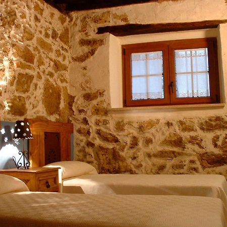 Apartamentos Rurales La Antigua Fonda Candelario Bilik gambar