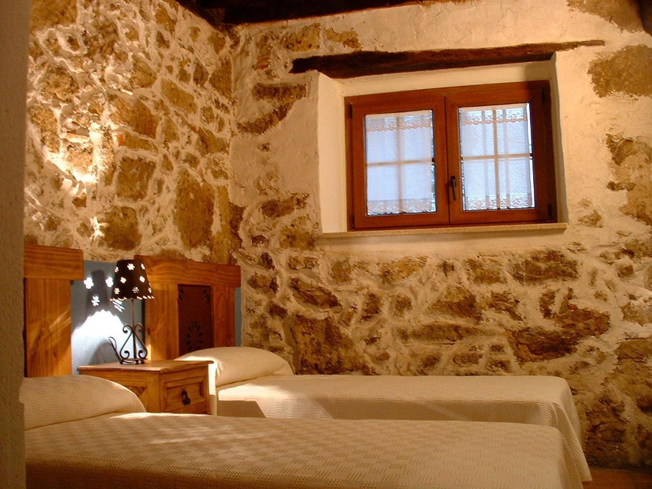 Apartamentos Rurales La Antigua Fonda Candelario Bilik gambar