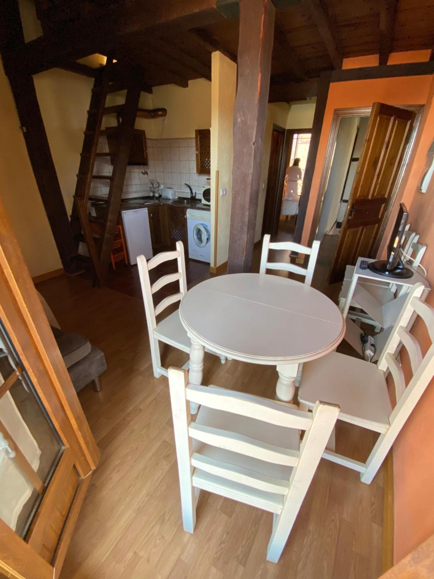 Apartamentos Rurales La Antigua Fonda Candelario Luaran gambar
